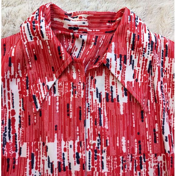 1970s Red White & Blue Abstract Print Dagger Collar Shaket w/Patch Pockets, Sz M - Picture 3 of 10